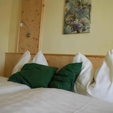 Gasthuis Lindenhof- Fam. Forstmayr